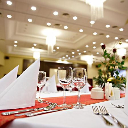 Hotel Prezydencki 3-Star Rzeszów Extérieur photo