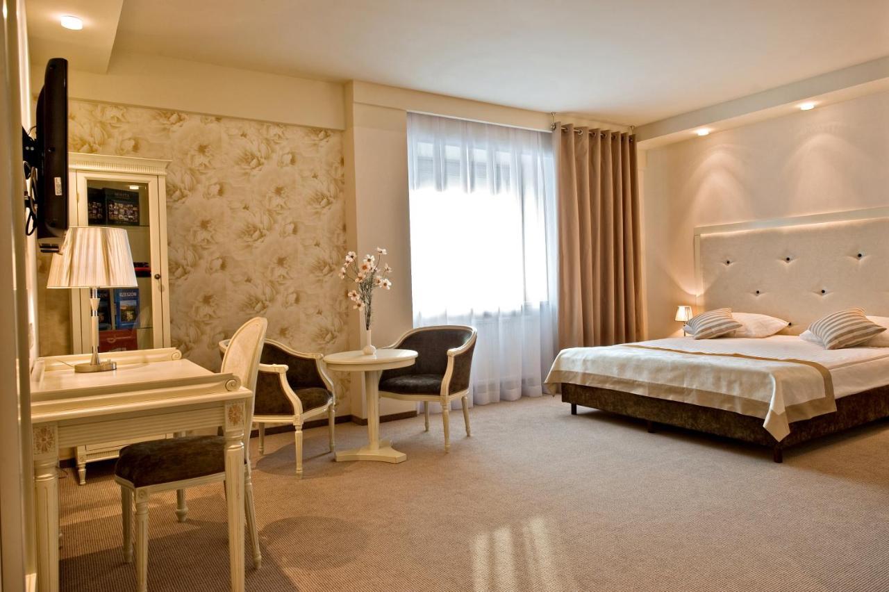 Hotel Prezydencki 3-Star Rzeszów Extérieur photo