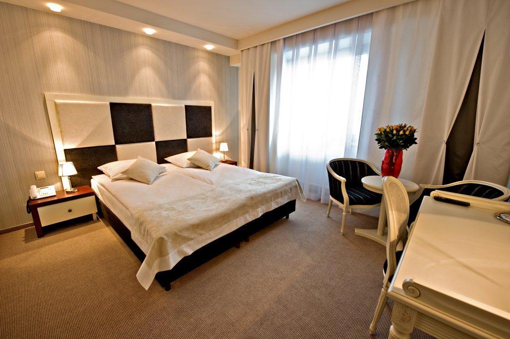 Hotel Prezydencki 3-Star Rzeszów Extérieur photo