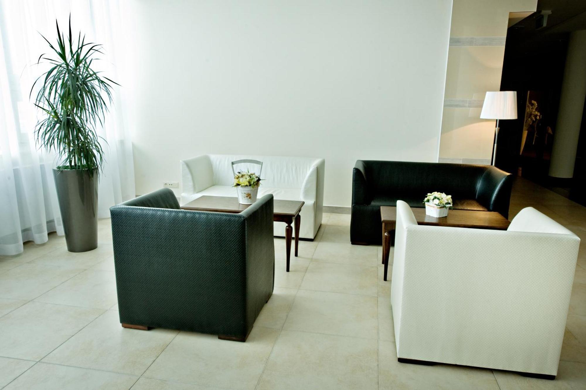 Hotel Prezydencki 3-Star Rzeszów Extérieur photo