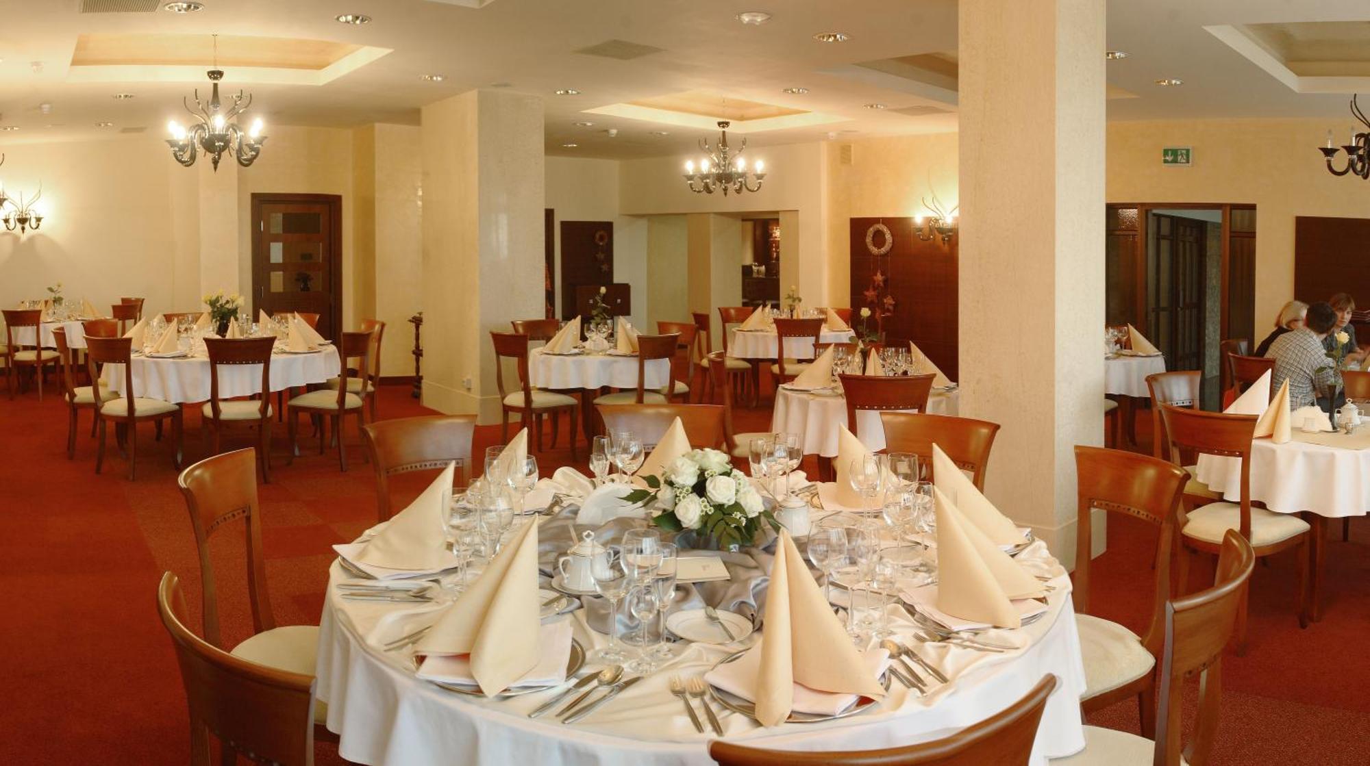 Hotel Prezydencki 3-Star Rzeszów Extérieur photo