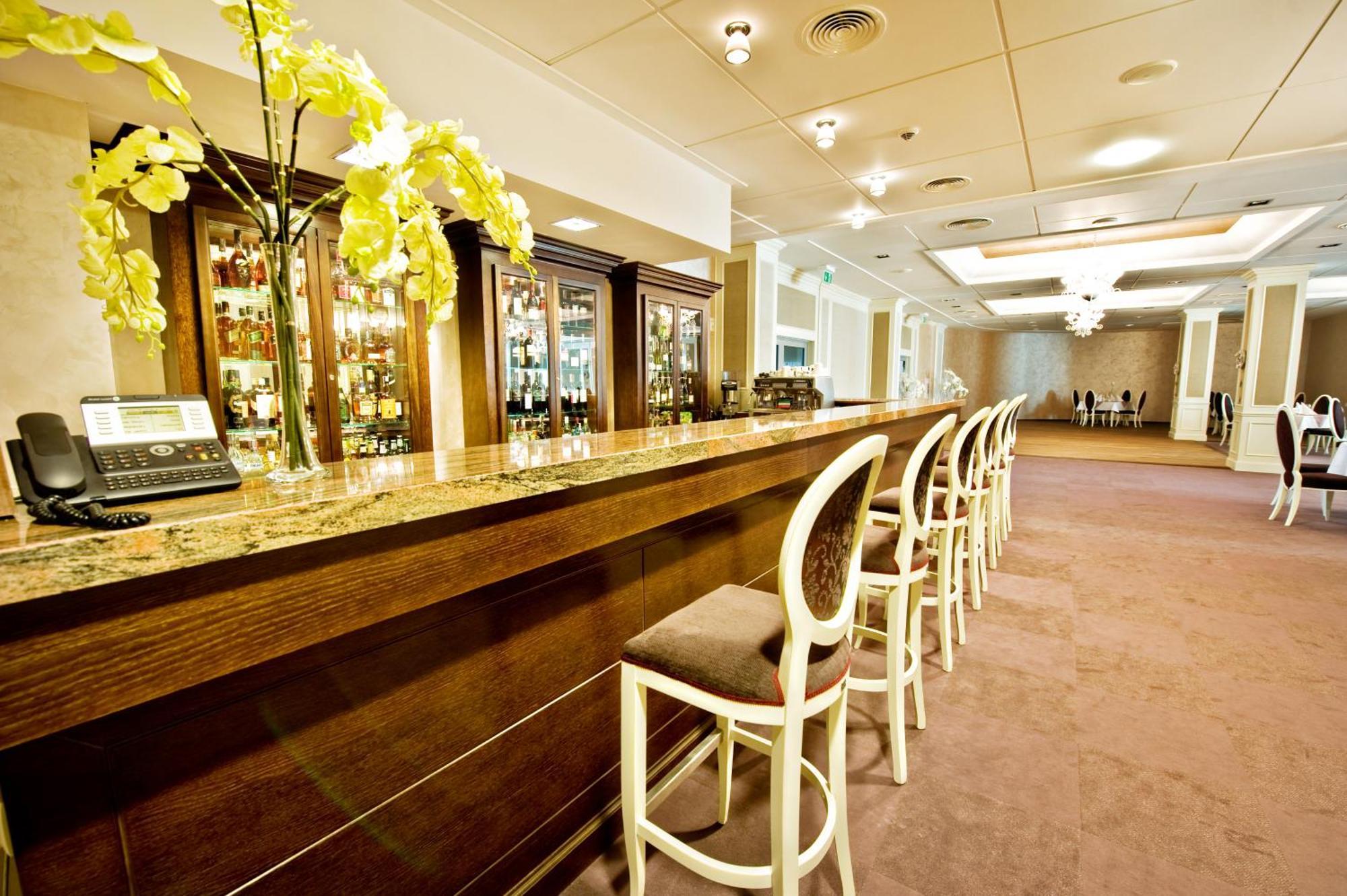 Hotel Prezydencki 3-Star Rzeszów Extérieur photo