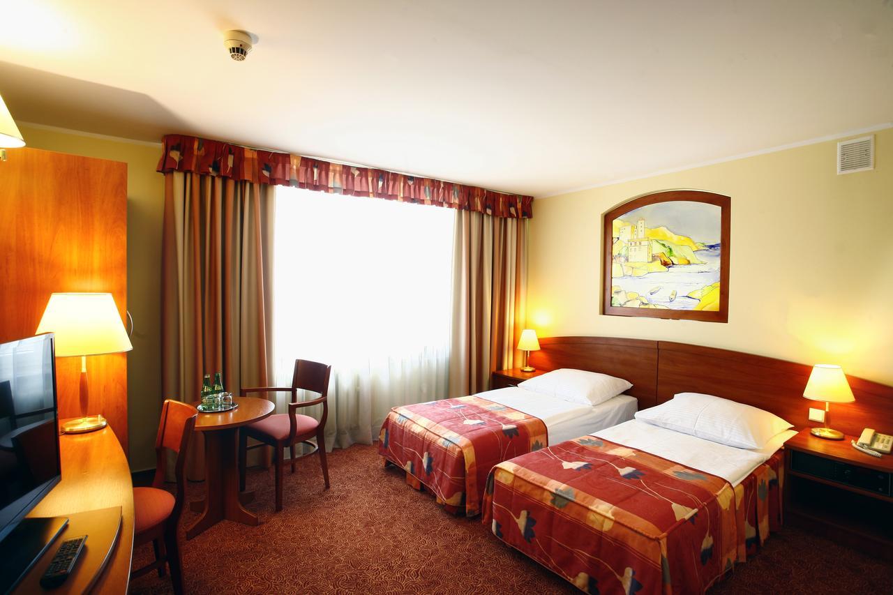 Hotel Prezydencki 3-Star Rzeszów Extérieur photo