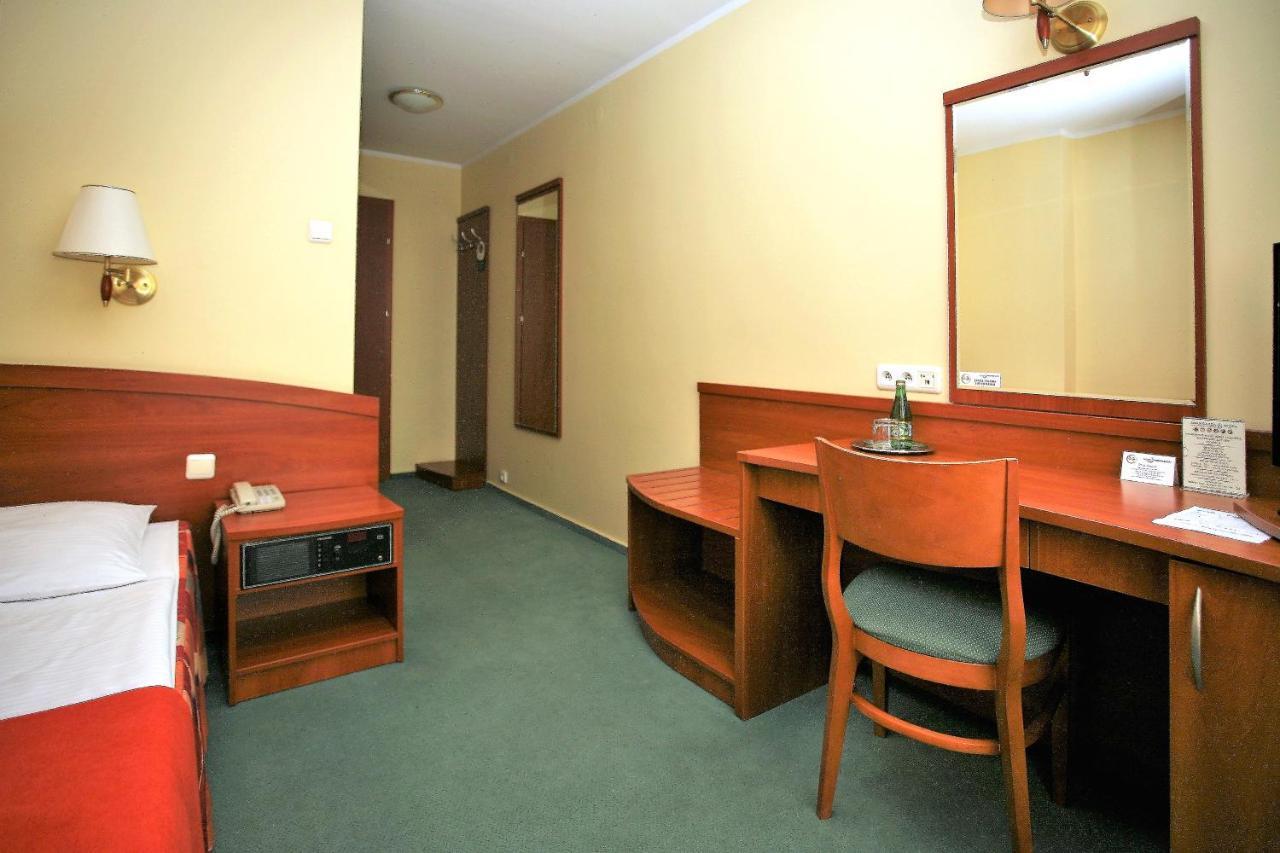 Hotel Prezydencki 3-Star Rzeszów Extérieur photo