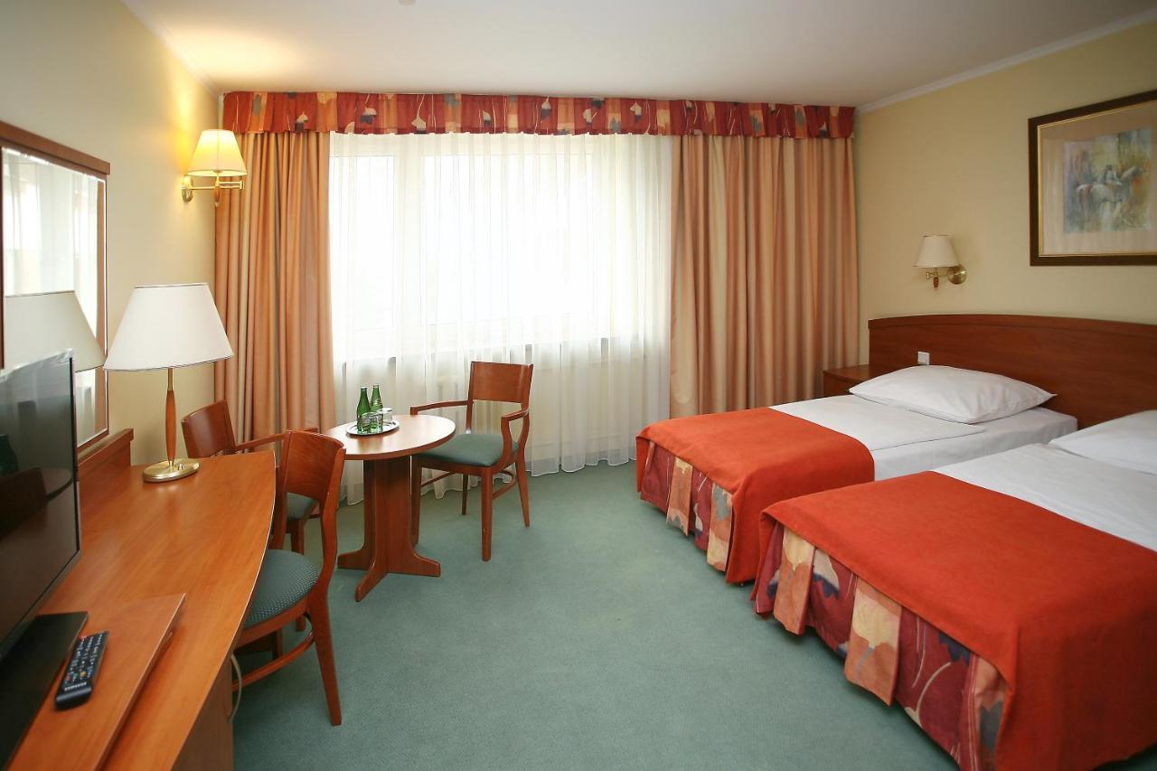 Hotel Prezydencki 3-Star Rzeszów Extérieur photo