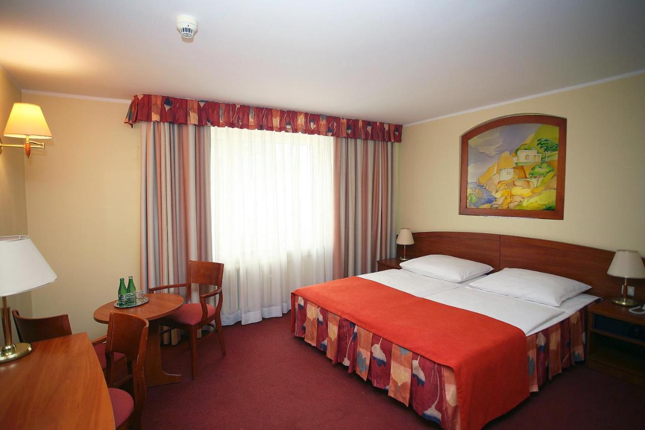 Hotel Prezydencki 3-Star Rzeszów Extérieur photo